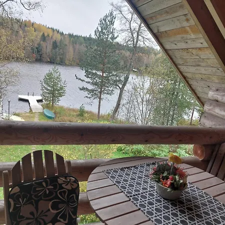 Holiday home Menninkaeinen *