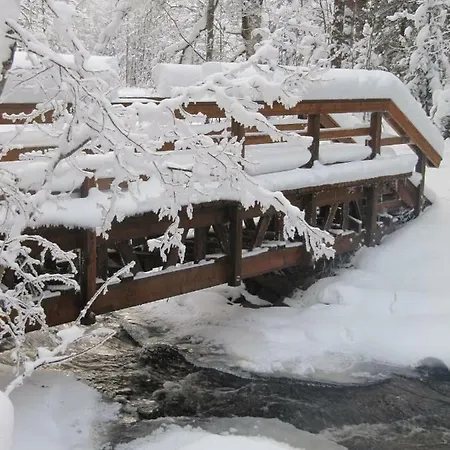 Menninkaeinen 度假居 *